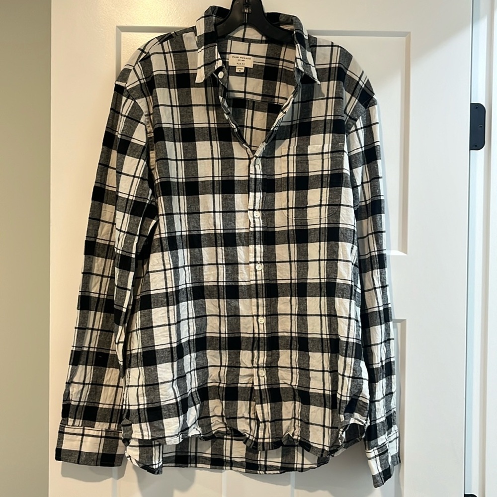 Club Monaco men’s linen/cotton button down shirt (XL)